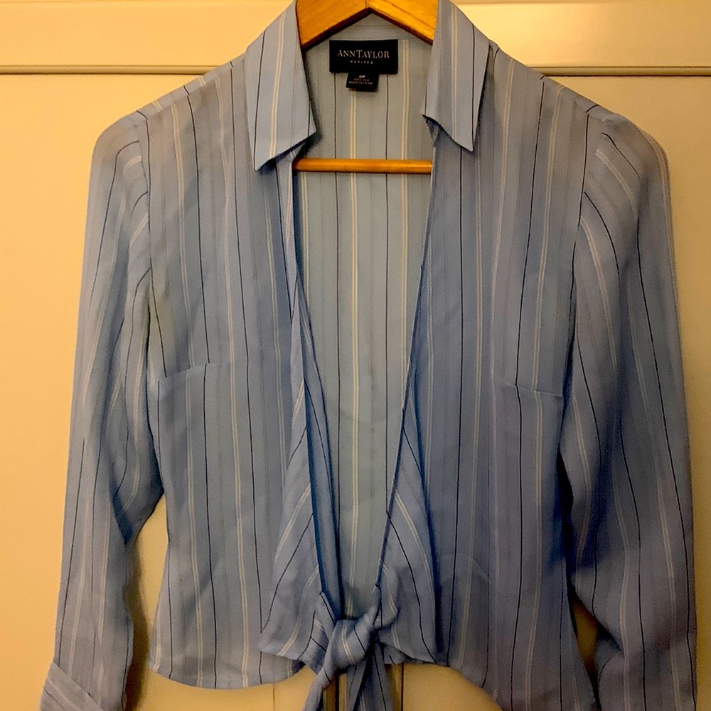 COPY - Ann Taylor 💯 silk vintage. Top.